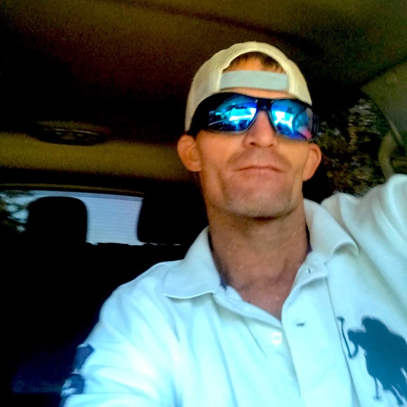 Meet your Posher, Stephen - Picture 1 of 2